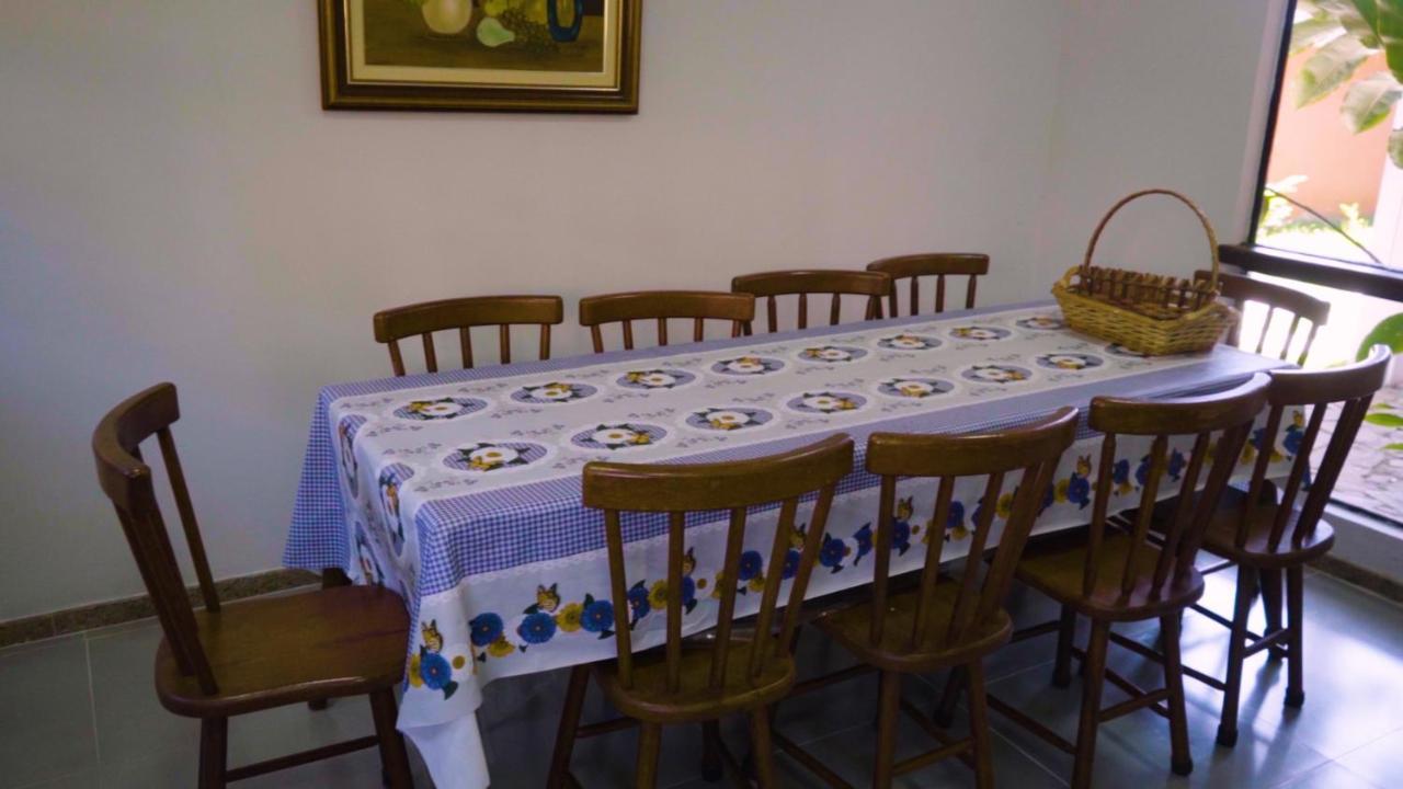 Belíssima Casa com extensa área externa - piscina, sauna, churrasqueira e campo de futebol - com 5 suítes e a 500 metros da Rua das Pedras Búzios Exterior foto